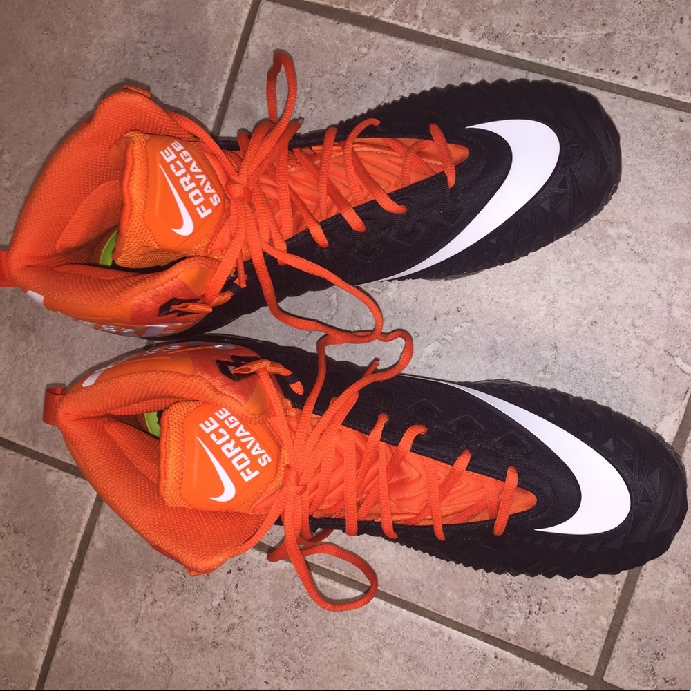 NWOT Nike Force Savage Orange Soccer Cleats ⚽️